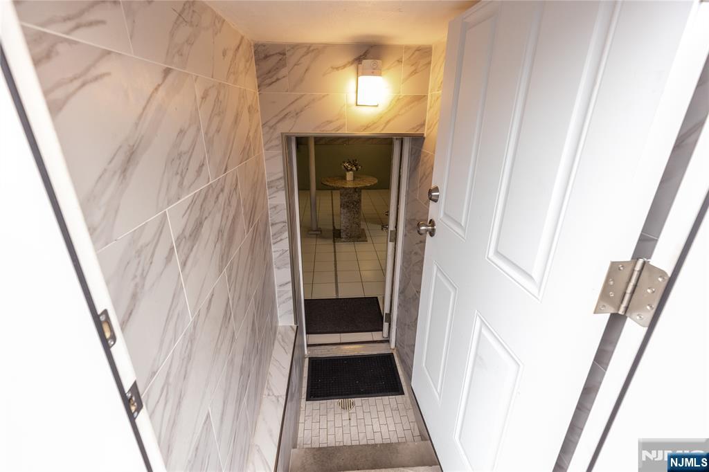 852 Springfield Avenue