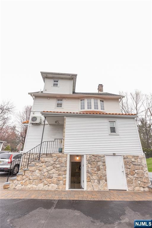 852 Springfield Avenue