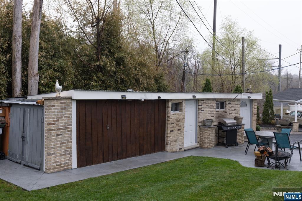 852 Springfield Avenue