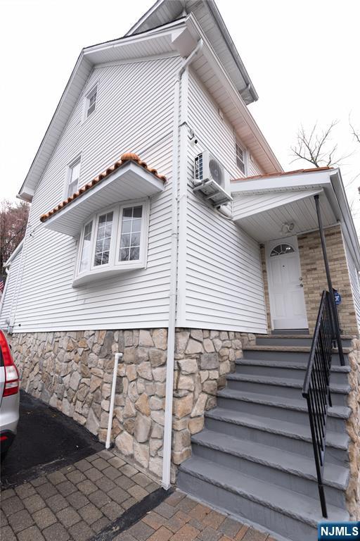 852 Springfield Avenue