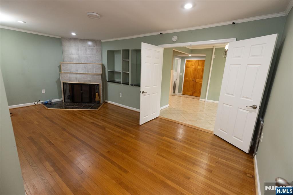 852 Springfield Avenue