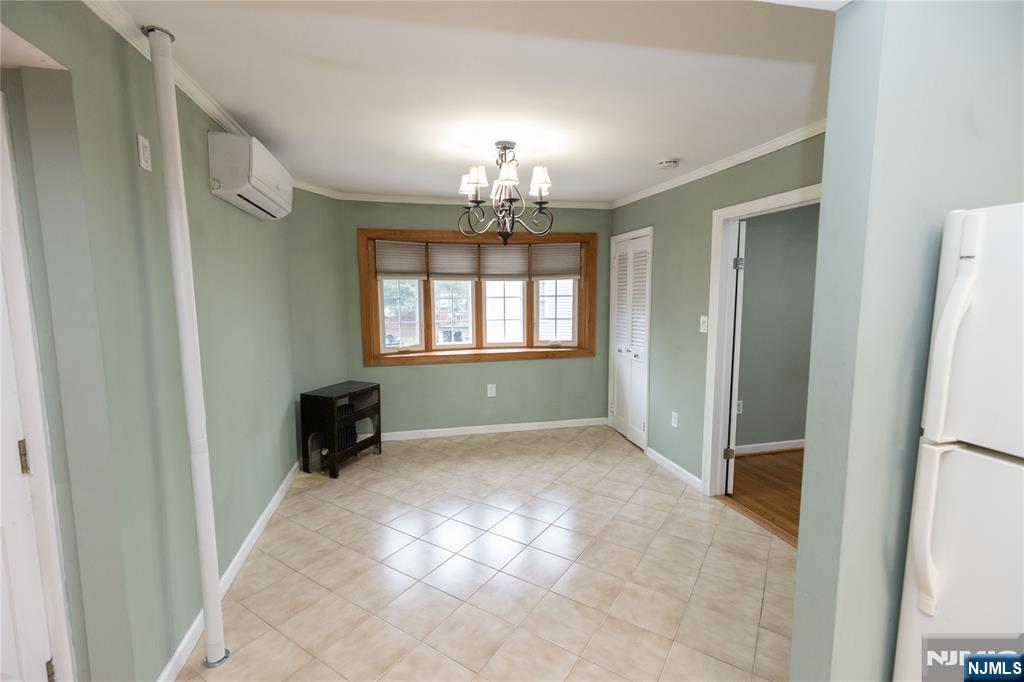 852 Springfield Avenue