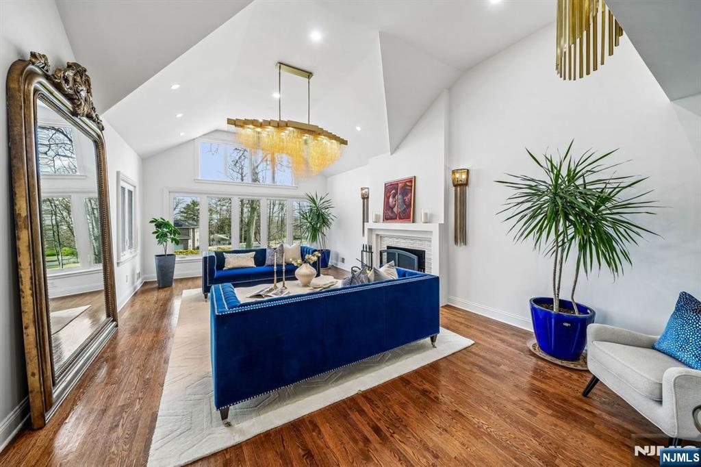 99 Gregory Avenue - Photo 2