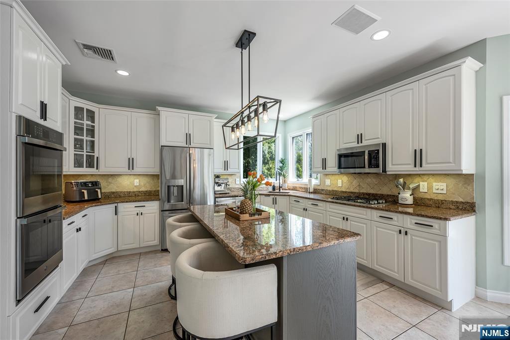 18 Renshaw Drive, Montville Township, NJ, 07045