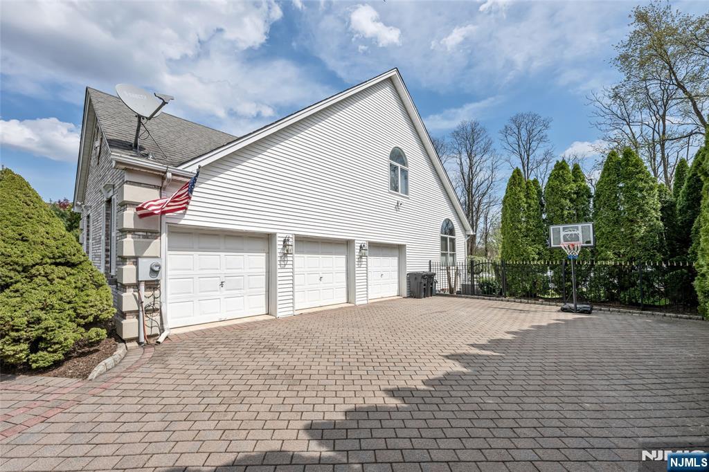 18 Renshaw Drive, Montville Township, NJ, 07045