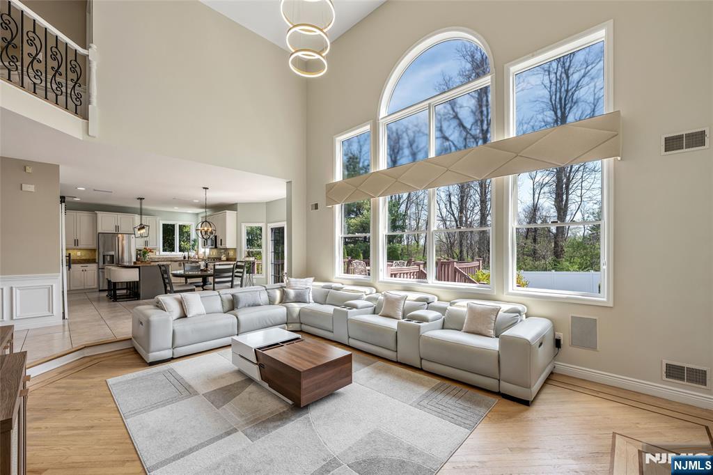 18 Renshaw Drive, Montville Township, NJ, 07045