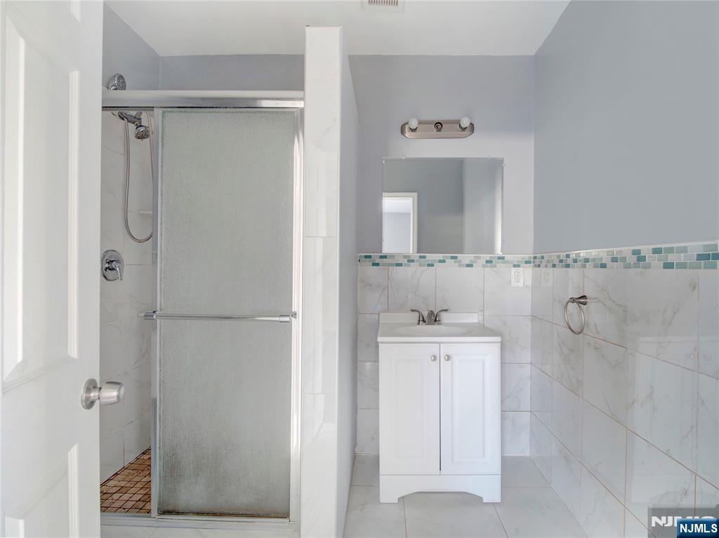 156 Crystal Street 2 - Photo 4