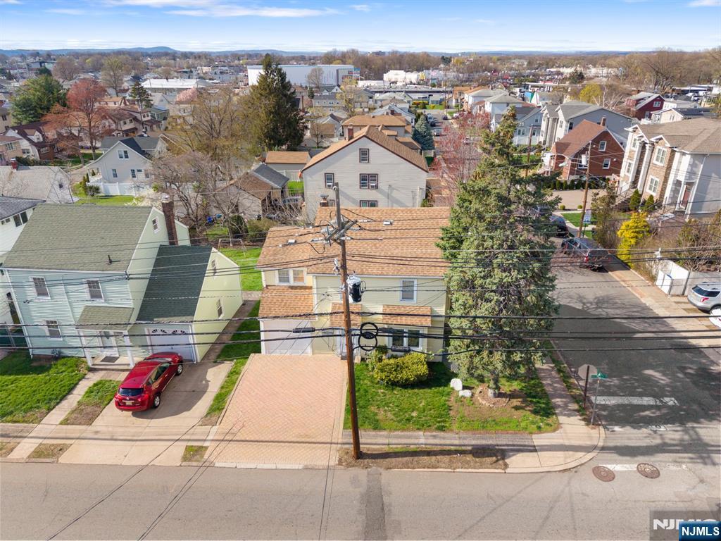 271 Outwater Ln, Saddle Brook, NJ 07663