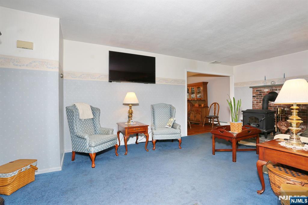 64 Larchmont Drive - Photo 5