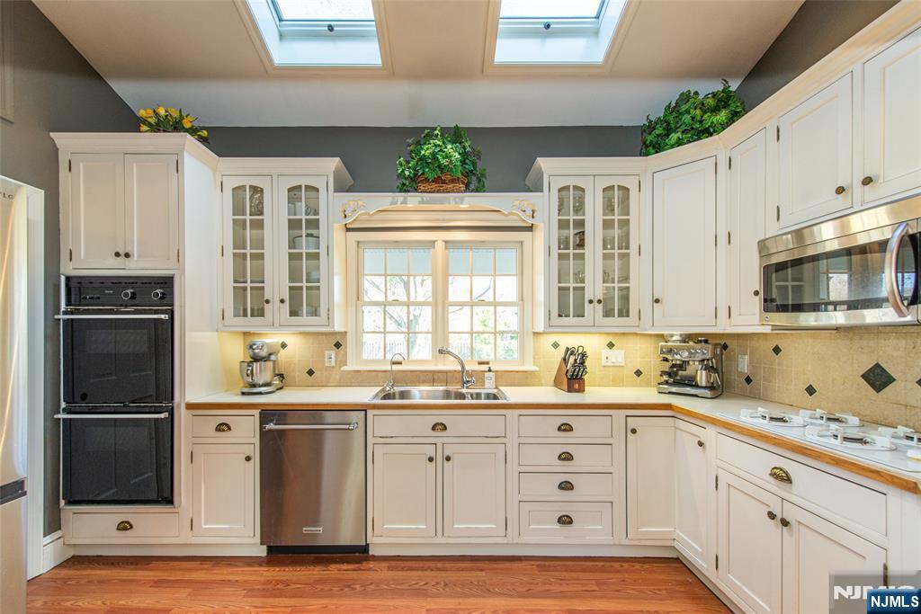 376 Lafayette Road, Harrington Park, NJ, 07640