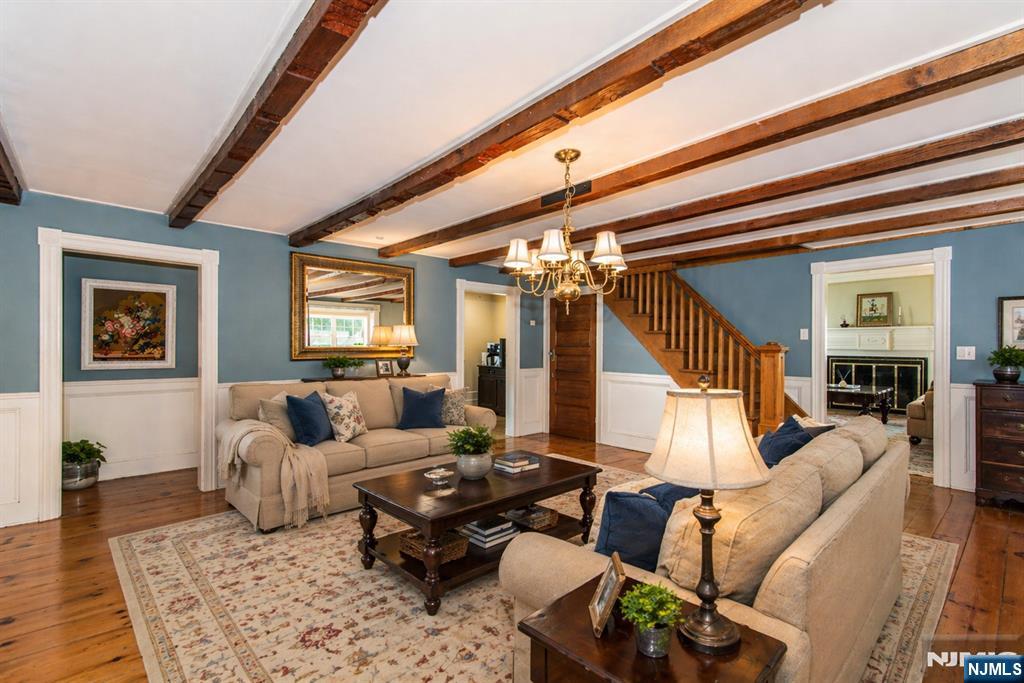 Possible redesign Staged as Living room