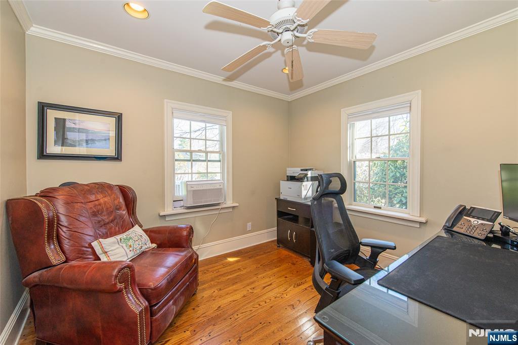 1st floor office or bedroom