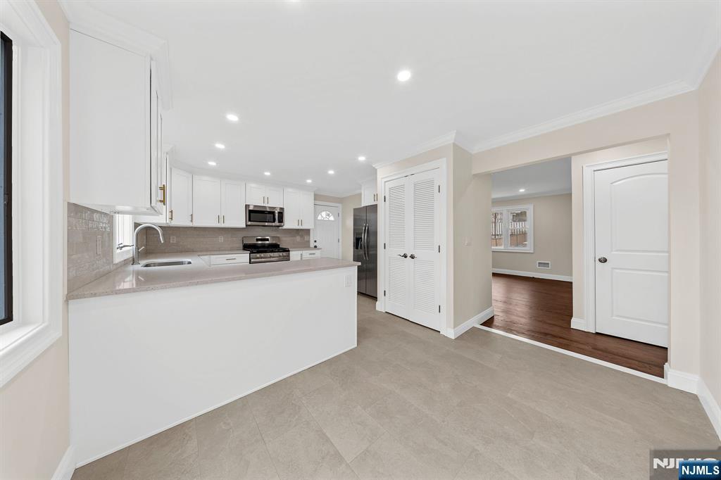 11 Sibel Court 1 - Photo 4