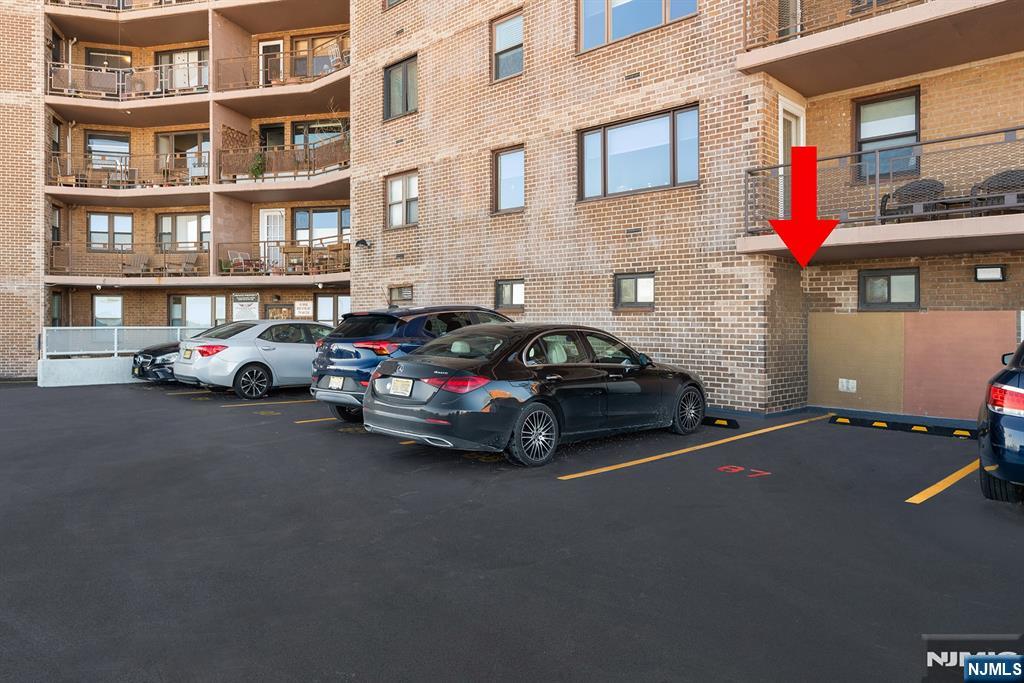 8800 E Boulevard East #005E