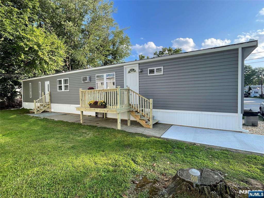 28 Finns Drive - Photo 1