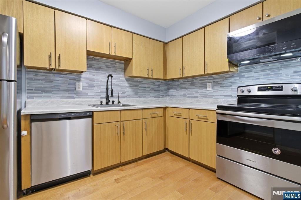 308-310 Passaic Avenue 215 - Photo 4