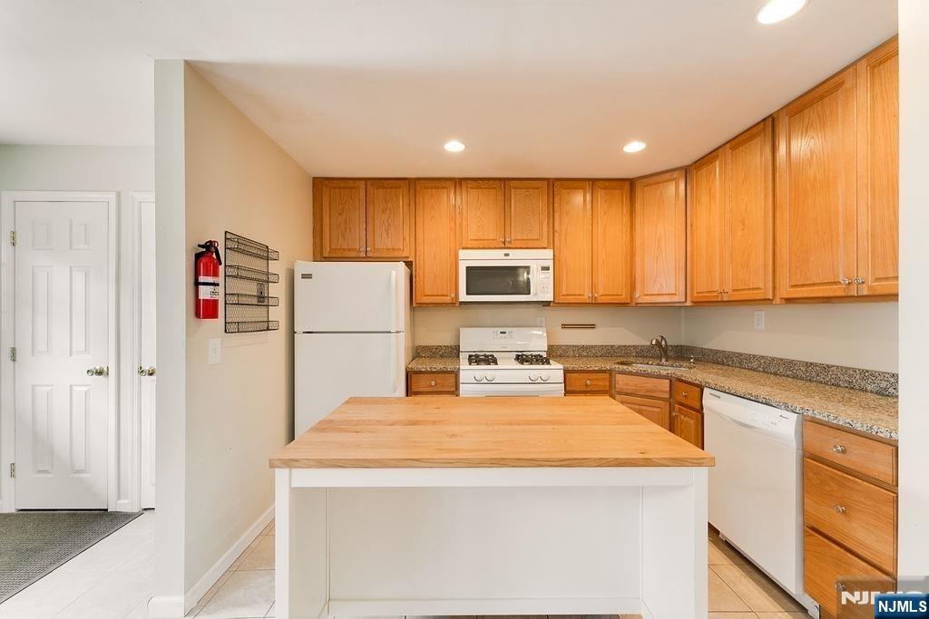 54 Chestnut Street - Photo 4