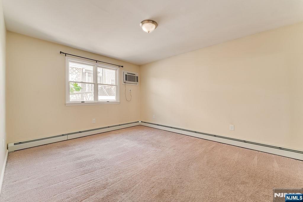 54 Chestnut Street - Photo 5