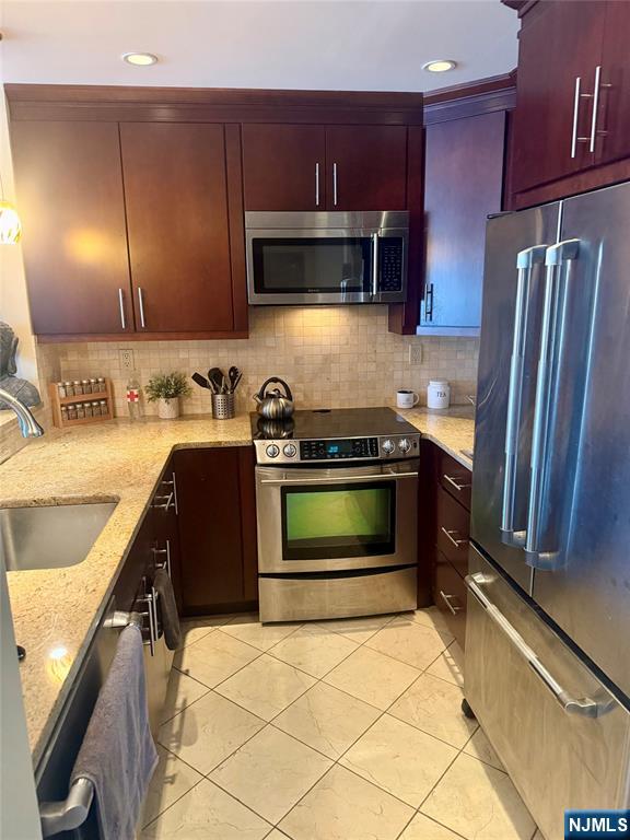 102 Nelson Court O102