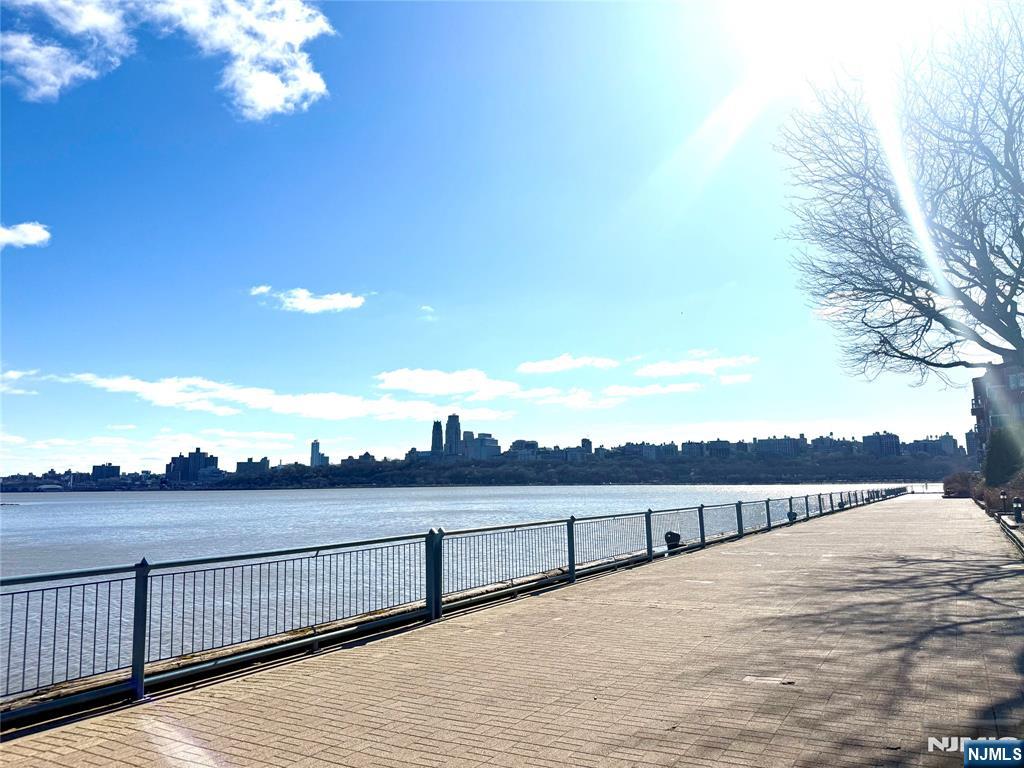 102 Nelson Ct #O102, Edgewater, NJ 07020