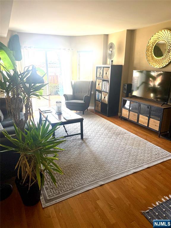 102 Nelson Ct #O102, Edgewater, NJ 07020