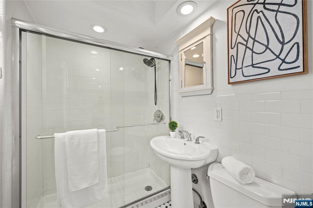 99 Brookfield Avenue