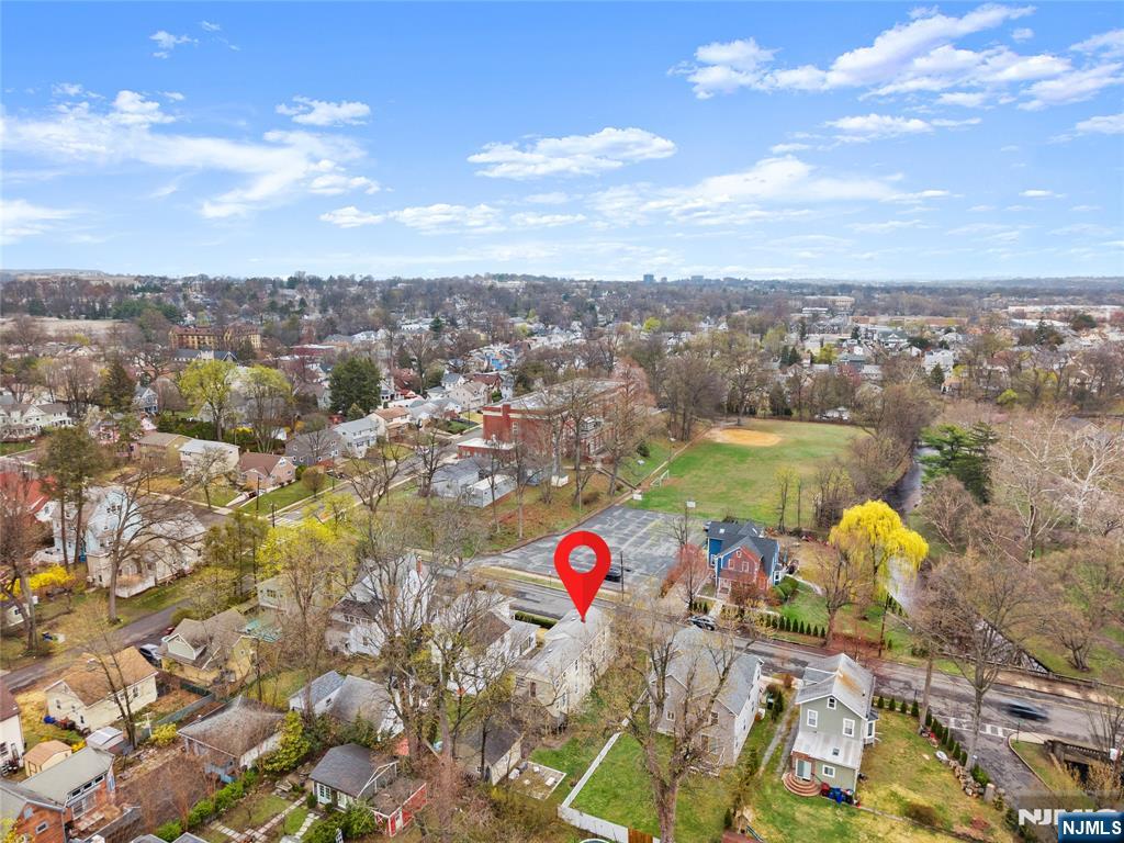 99 Brookfield Avenue