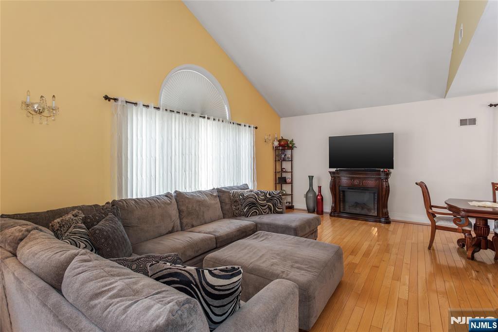 71 Parker Avenue - Photo 4