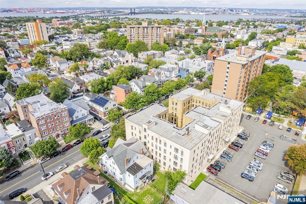 68 Danforth Avenue - Photo 4