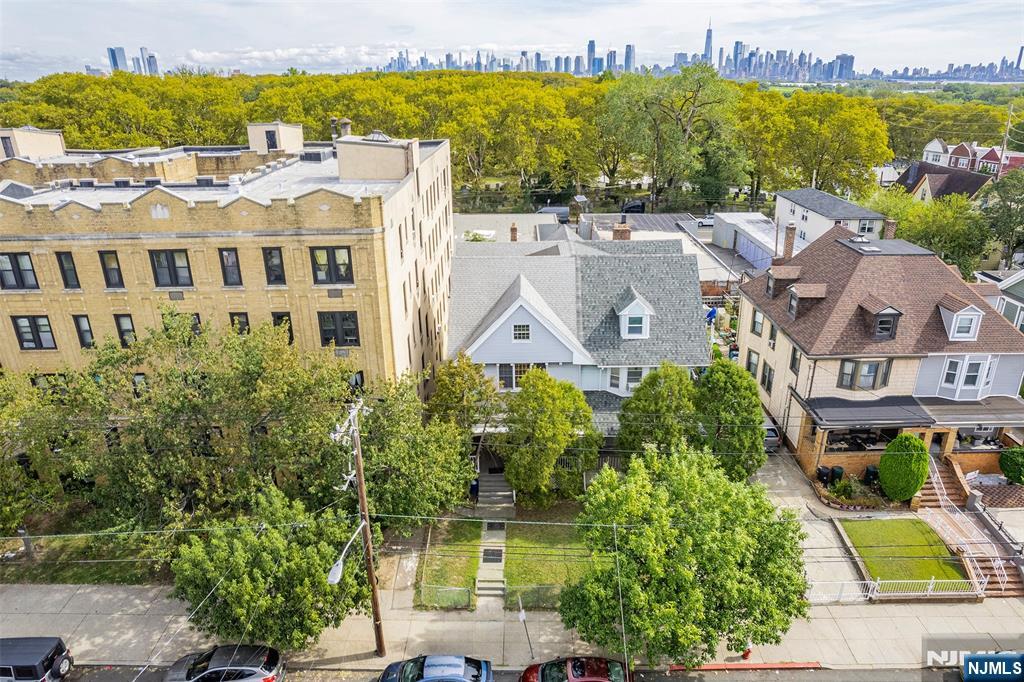 68 Danforth Avenue - Photo 5