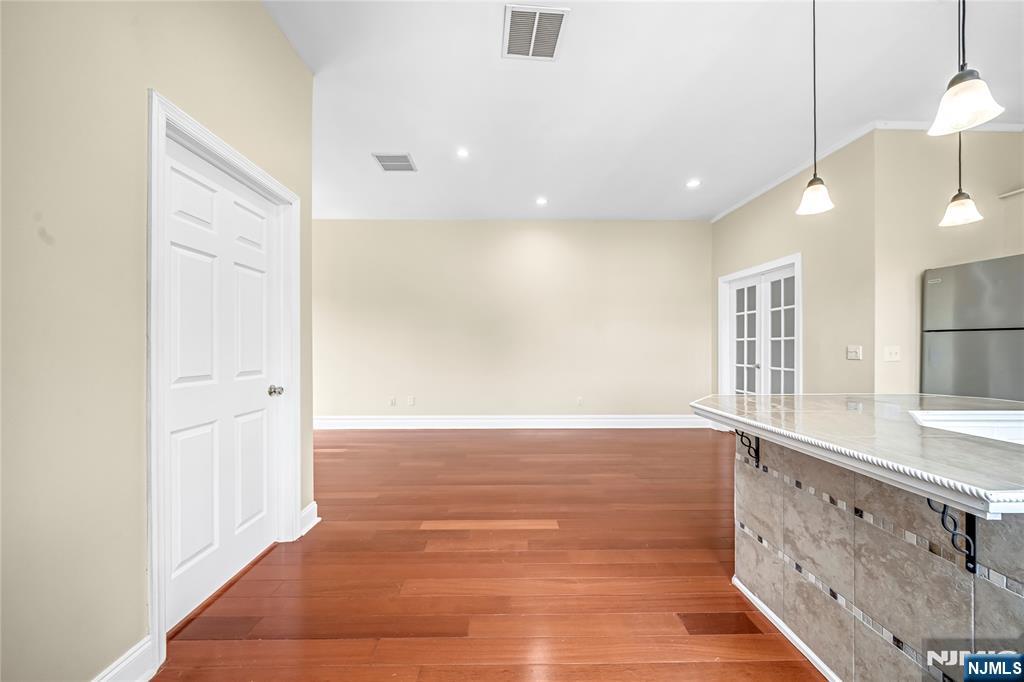 240 Clendenny Avenue #5A