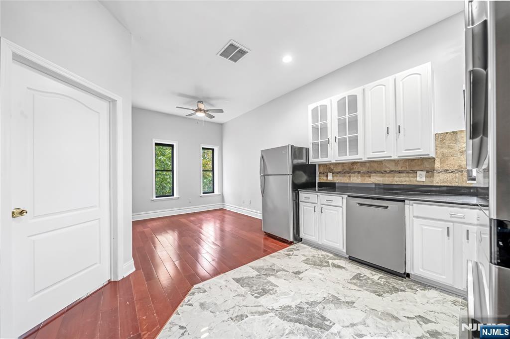 240 Clendenny Avenue #5A