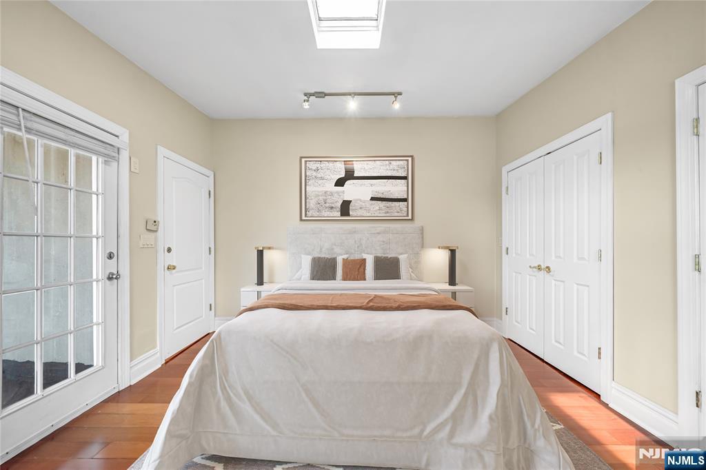 240 Clendenny Avenue #5A