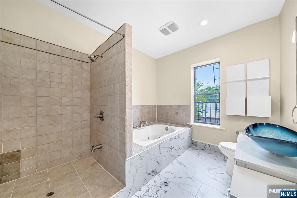 240 Clendenny Avenue #5A