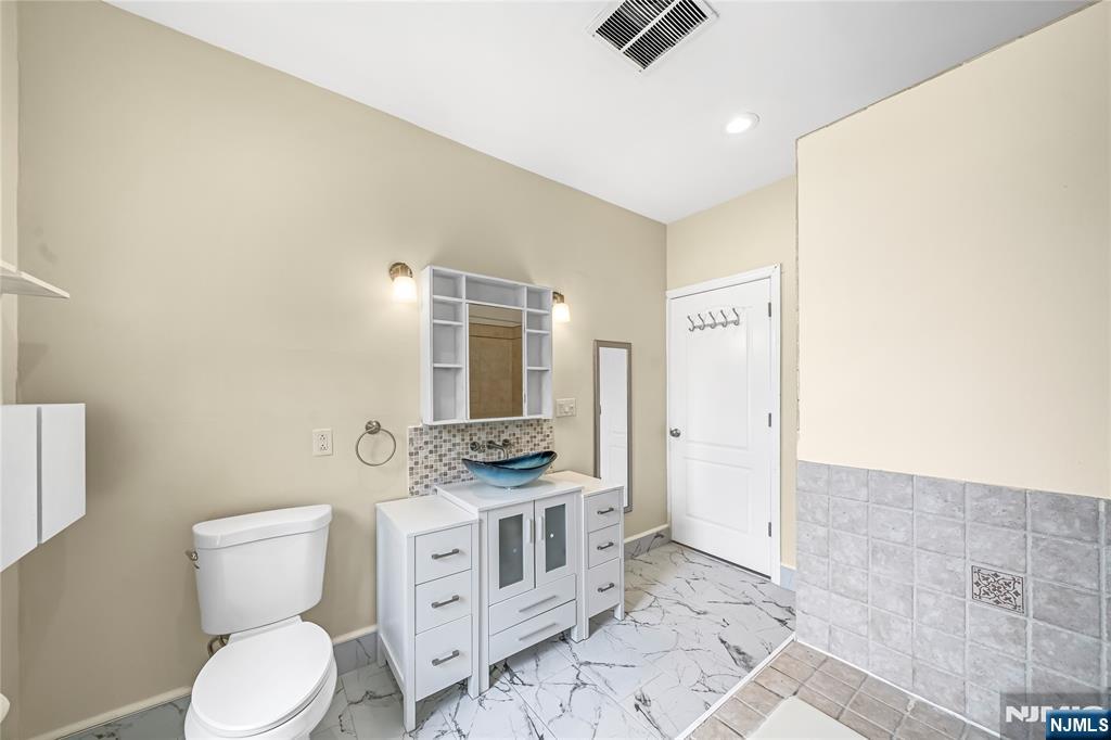 240 Clendenny Avenue #5A