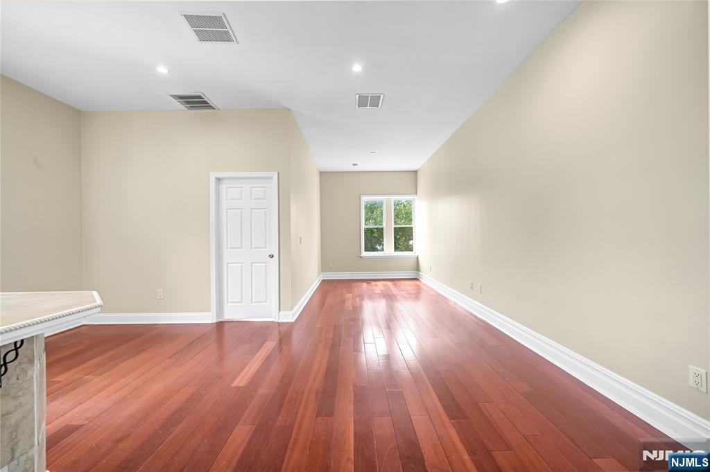 240 Clendenny Avenue #5A