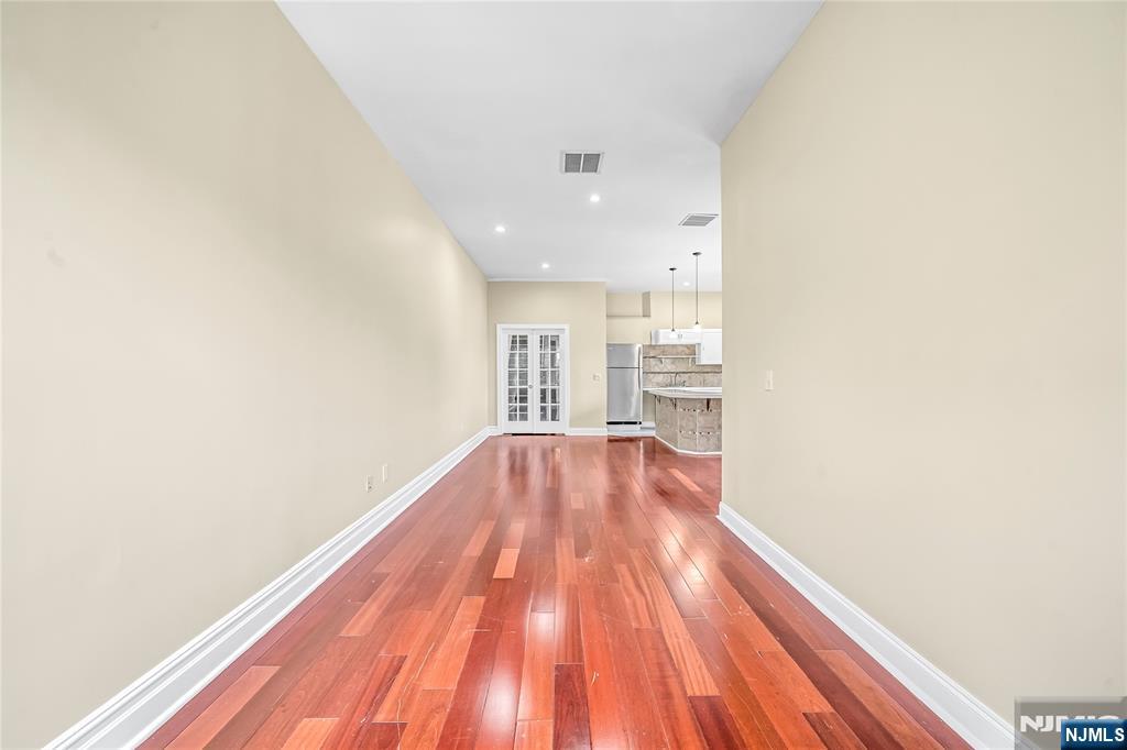 240 Clendenny Avenue #5A