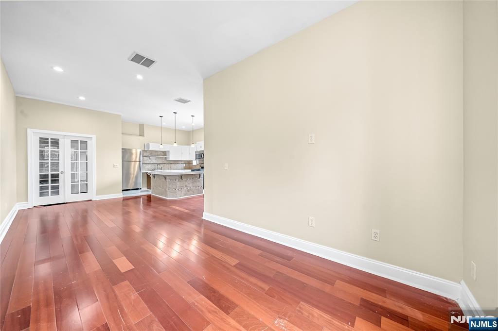 240 Clendenny Avenue #5A