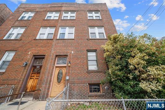 240 Clendenny Avenue #5A