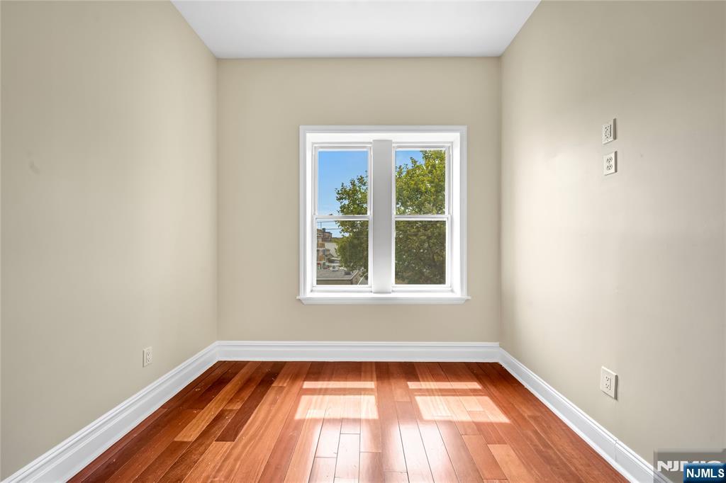 240 Clendenny Avenue #5A