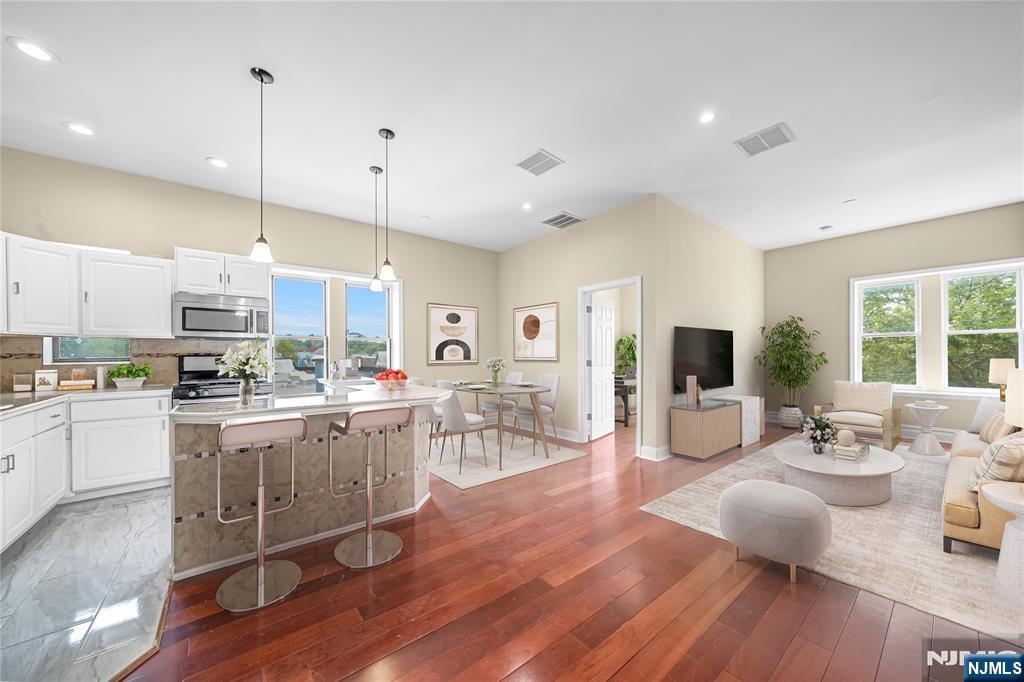 240 Clendenny Avenue #5A