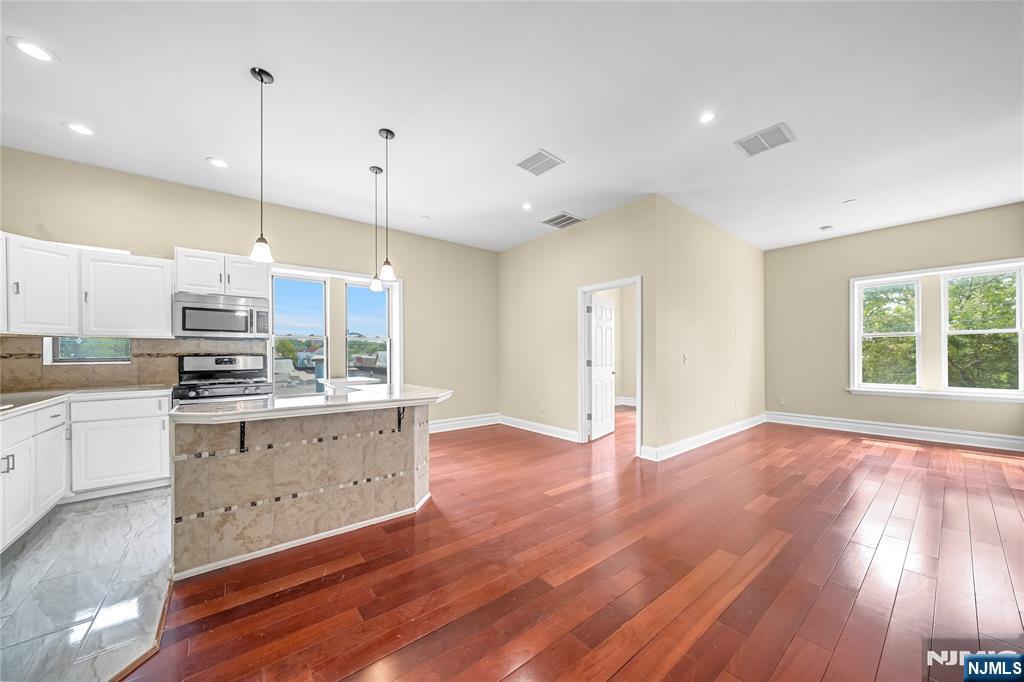 240 Clendenny Avenue #5A