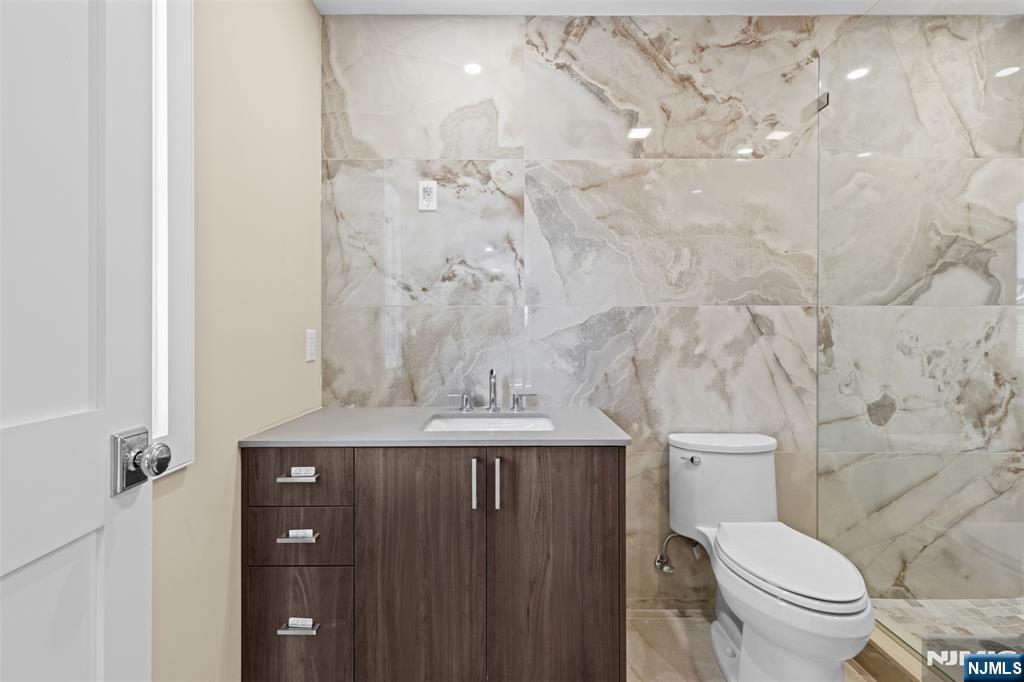 416 8th Street, Fairview, NJ 07022 Listing Photo  25