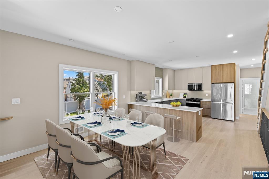 Virtually Staged Dining