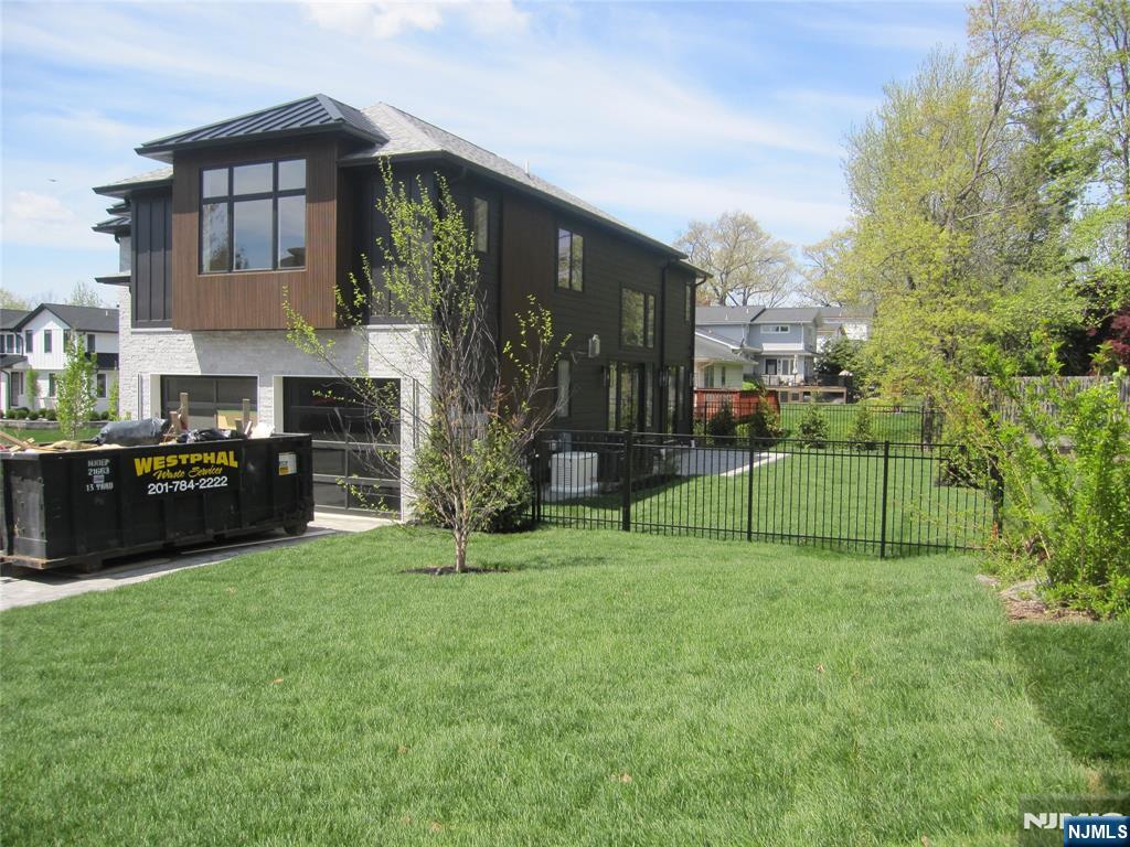 320 Bolz Street - Photo 3