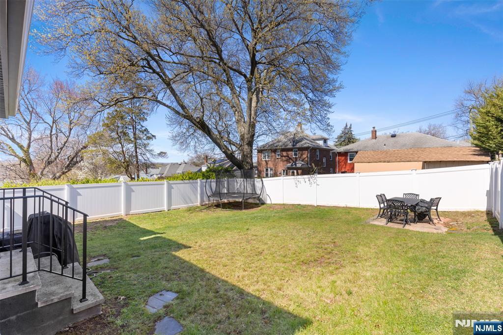 404 Simons Avenue