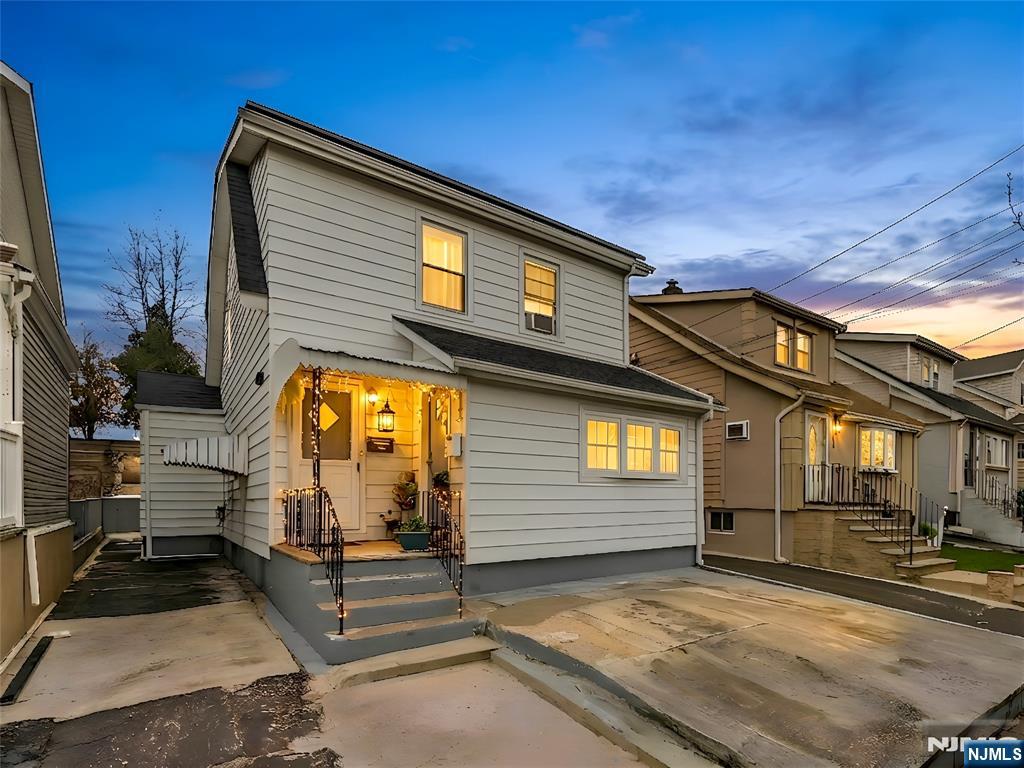 1046-1048 26th Street - Photo 1