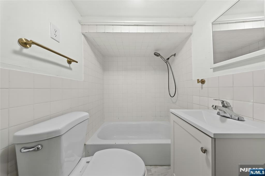 1046-1048 26th Street