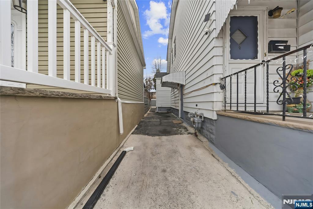 1046-1048 26th Street