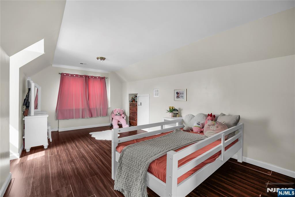 1875 Pilgrim Way